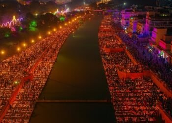 ಅಯೋಧ್ಯೆಯಲ್ಲಿ ದೀಪೋತ್ಸವ ಸಂಭ್ರಮ: 26 ಲಕ್ಷ ದೀಪಗಳಿಂದ ಹೊಸ ವಿಶ್ವದಾಖಲೆಗೆ ಸಜ್ಜಾದ ಸರಯೂ ತಟ!