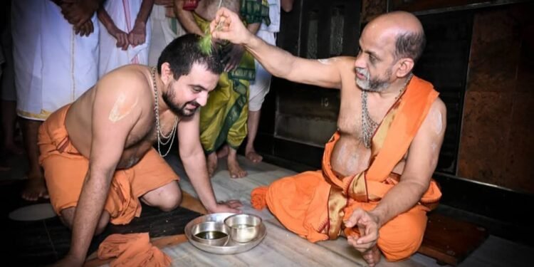 ಶ್ರೀ ಕೃಷ್ಣಮಠದಲ್ಲಿ ದೀಪಾವಳಿ ಸಂಭ್ರಮ | ಎಣ್ಣೆ ಶಾಸ್ತ್ರ, ಗಂಧೋಪಚಾರದಲ್ಲಿ ಪಾಲ್ಗೊಂಡ ಮಠಾಧೀಶರು