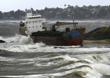 ಆಂಧ್ರಪ್ರದೇಶದ ಕರಾವಳಿಗೆ ಅಪ್ಪಳಿಸಿದ ‘ಮೊಂಥಾ’ ಸೈಕ್ಲೋನ್‌ | 1.76 ಲಕ್ಷ ಹೆಕ್ಟೇರ್ ಬೆಳೆ ನಾಶ!