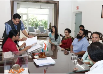 ದೆಹಲಿ ಸಿಎಂ ರೇಖಾ ಗುಪ್ತಾರನ್ನು ಭೇಟಿಯಾದ ‘ಕಾಂತಾರ ಚಾಪ್ಟರ್ 1’ ಚಿತ್ರತಂಡ!