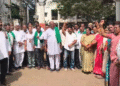 ಧಾರವಾಡ | ದಿಢೀರ್ ಪ್ರತಿಭಟನೆಗಿಳಿದ ಅನ್ನದಾತರು ; ಉದ್ದು ಖರೀದಿ ಕೇಂದ್ರ ವಿರುದ್ಧಆಕ್ರೋಶ