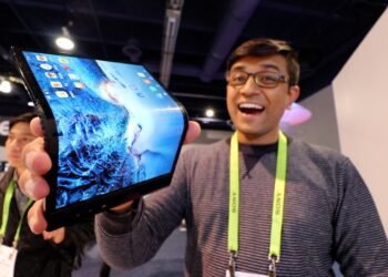 ಫೋಲ್ಡಬಲ್ ಫೋನ್ ಖರೀದಿಸುವ ಯೋಚನೆಯೇ? ಈ ಪ್ರಮುಖ ಅಂಶಗಳನ್ನು ಮೊದಲು ತಿಳಿಯಿರಿ!