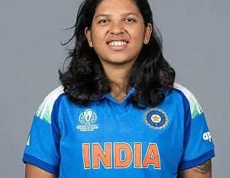 ವಿಶ್ವಕಪ್ ಹೀರೋಯಿನ್ ರಿಚಾ ಘೋಷ್ಗೆ DSP ಹುದ್ದೆ ‘ಬಂಗ ಭೂಷಣ’ ಗೌರವ, ಬಹುಮಾನಗಳ ಸುರಿಮಳೆ