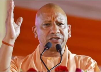 ಉತ್ತರ ಪ್ರದೇಶದ ಎಲ್ಲಾ ಶಾಲೆ-ಕಾಲೇಜುಗಳಲ್ಲಿ ‘ವಂದೇ ಮಾತರಂ’ ಕಡ್ಡಾಯ: ಯೋಗಿ ಆದಿತ್ಯನಾಥ್ ಘೋಷಣೆ