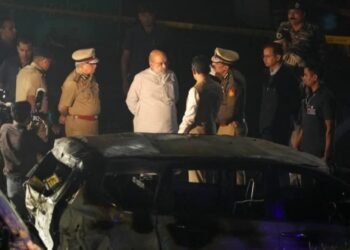 ಸ್ಫೋಟದಲ್ಲಿ ಭಾಗಿಯಾದ ಪ್ರತಿಯೊಬ್ಬನನ್ನು ಬೇಟೆಯಾಡಿ | ತನಿಖಾಧಿಕಾರಿಗಳಿಗೆ ಅಮಿತ್‌ ಶಾ ಖಡಕ್‌ ಸೂಚನೆ