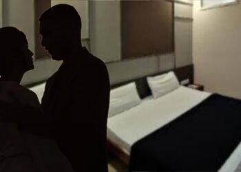 ಬೆಂಗಳೂರು | ಯುವಕನನ್ನು ಲಾಡ್ಜ್​ಗೆ ಕರೆದೊಯ್ದು ಚಿನ್ನಾಭರಣ ದೋಚಿ ಪರಾರಿಯಾದ ಯುವತಿ!