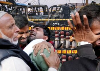 ದೆಹಲಿ ಸ್ಫೋಟ | 8 ಮೃತದೇಹಗಳ ಗುರುತು ಪತ್ತೆ, ಮುಗಿಲು ಮುಟ್ಟಿದ ಕುಟುಂಬಸ್ಥರ ಆಕ್ರಂದನ!