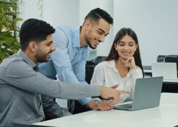 ನೀವು ಕೆಲಸಕ್ಕೆ ಸೇರಿದ ಕೂಡಲೇ ಕೇಂದ್ರ ಸರ್ಕಾರದಿಂದ 15 ಸಾವಿರ ರೂ. ನೆರವು : ಹೇಗೆ ಅಂತೀರಾ?