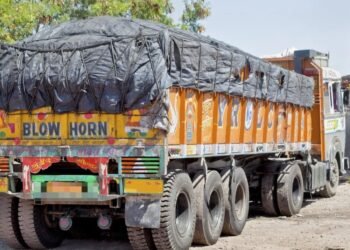 ತೆಲಂಗಾಣ | ಹೆದ್ದಾರಿಯಲ್ಲಿ ಪಾನ್ ಮಸಾಲ, ಗುಟ್ಕಾ ಲಾರಿಯನ್ನೇ  ದರೋಡೆ ಮಾಡಿದ ಖದೀಮರು