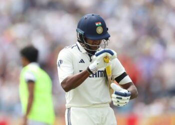 ಭಾರತದ ಆಡುವ ಬಳಗದಲ್ಲಿ 6 ಎಡಗೈ ಆಟಗಾರರು : ಗಂಭೀರ್-ಗಿಲ್ ತಂತ್ರಕ್ಕೆ ದಿಗ್ಗಜರಿಂದ ಟೀಕೆ!