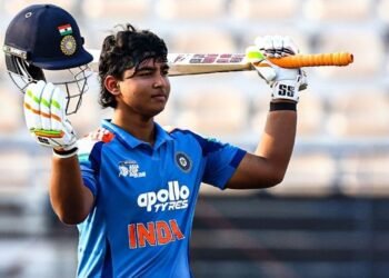 15 ಸಿಕ್ಸರ್‌, 32 ಎಸೆತಗಳಲ್ಲಿ ಶತಕ : ಟಿ20 ಕ್ರಿಕೆಟ್‌ನಲ್ಲಿ ಹೊಸ ದಾಖಲೆ ಬರೆದ 14ರ ಪೋರ ವೈಭವ್ ಸೂರ್ಯವಂಶಿ!