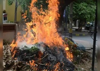 ಬೆಂಗಳೂರಿಗರೇ ಎಚ್ಚರ.. ಇನ್ಮುಂದೆ ಎಲ್ಲೆಂದರಲ್ಲಿ ಕಸ ಸುಟ್ಟರೆ 1 ಲಕ್ಷ ದಂಡ, 5 ವರ್ಷ ಜೈಲು ಫಿಕ್ಸ್‌!