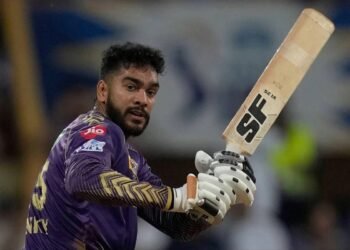 “ತಲೆ ತಗ್ಗಿಸಬೇಡ” ; KKR ಕೈಬಿಟ್ಟ ವೆಂಕಟೇಶ್ ಅಯ್ಯರ್‌ಗೆ ಧೋನಿ ನೀಡಿದ ಸಲಹೆ!