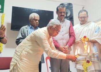 ಯಕ್ಷಗಾನದ ಒಳಗೆ ಎಷ್ಟೋ ಬಾರಿ ಸಲಿಂಗಕಾಮ ನಡೆಯುತ್ತದೆ | ಪುರುಷೋತ್ತಮ ಬಿಳಿಮಲೆ ವಿವಾದಾತ್ಮಕ ಹೇಳಿಕೆ