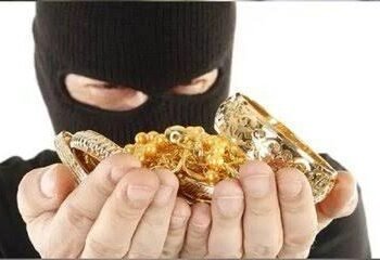 ED ಅಧಿಕಾರಿಗಳ ಸೋಗಿನಲ್ಲಿ ಬಂದು 3 ಕೋಟಿ ರೂ.ಗೂ ಹೆಚ್ಚು ಮೌಲ್ಯದ ಚಿನ್ನಾಭರಣ ದೋಚಿದ ಖದೀಮರು!