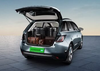 ಮರ್ಸಿಡಿಸ್, ಬಿಎಂಡಬ್ಲ್ಯು ಫೀಚರ್ಸ್ ಈಗ ಮಾರುತಿ, ಟಾಟಾದಲ್ಲೂ ಲಭ್ಯ ; ಕೈಗೆಟುಕುವ ದರದಲ್ಲೇ ‘ಲಕ್ಷುರಿ’ ಅನುಭವ!