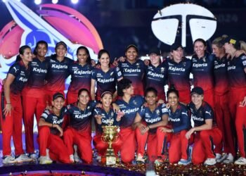 WPL 2026 | ಬಲಿಷ್ಠ ಬೌಲಿಂಗ್ ಪಡೆ ಕಟ್ಟಿದ ಆರ್‌ಸಿಬಿ ; ಮಂದಾನ ಪಡೆಗೆ ಮಧ್ಯಮ ಕ್ರಮಾಂಕದ್ದೇ ಚಿಂತೆ!