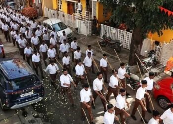 ಖರ್ಗೆ ತವರಿನಲ್ಲಿ ಯಶಸ್ವಿಯಾಗಿ ನಡೆದ RSS ಪಥಸಂಚಲನ | ಭಗವಾಧ್ವಜ ಹಾರಿಸಿ ಹೆಜ್ಜೆ ಹಾಕಿದ ಕಾರ್ಯಕರ್ತರು