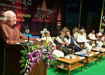 ಭವಿಷ್ಯದ ಸವಾಲುಗಳ ಬಗ್ಗೆ ಸಾಹಿತ್ಯದ ಮೂಲಕ ಸಮಾಜವನ್ನು ಜಾಗೃತಿಗೊಳಿಸಬೇಕು ; ಪ್ರೊ. ಪ್ರೇಮಶೇಖರ