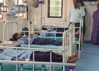 ಕಾರವಾರ | ಶಾಲೆಯಲ್ಲಿ ಬಿಸಿಯೂಟ ಸೇವಿಸಿ 22 ವಿದ್ಯಾರ್ಥಿಗಳು ಅಸ್ವಸ್ಥ ; ಆಸ್ಪತ್ರೆಗೆ ದಾಖಲು