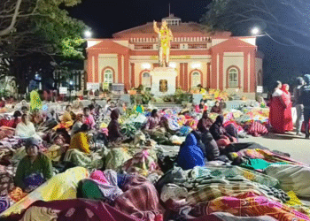 ತುಮಕೂರಿನಲ್ಲಿ ಆಶಾ ಕಾರ್ಯಕರ್ತೆಯರಿಂದ ಅಹೋರಾತ್ರಿ ಧರಣಿ | ಸ್ಥಳದಲ್ಲಿ ಮಹಿಳೆಯರಿಗೆ ಅವ್ಯವಸ್ಥೆ, ಅಭದ್ರತೆ