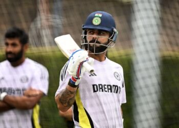 ‘ಆತನಿಗೇನು ಹುಚ್ಚು ಹಿಡಿದಿರಲಿಲ್ಲ’: ಕೊಹ್ಲಿ ನಿವೃತ್ತಿ ವಾಪಸ್ ಪಡೆಯುವ ಮಾತಿಗೆ ಅಶ್ವಿನ್ ಗರಂ!