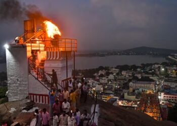 ನ್ಯಾಯಾಲಯದ ಆದೇಶ ಧಿಕ್ಕರಿಸಿ ದೇವಾಲಯ ದೀಪೋತ್ಸವದಲ್ಲಿ ಎಡವಟ್ಟು | ತಮಿಳುನಾಡು ಸರ್ಕಾರಕ್ಕೆ ಮದ್ರಾಸ್ ಹೈಕೋರ್ಟ್ ಛೀಮಾರಿ