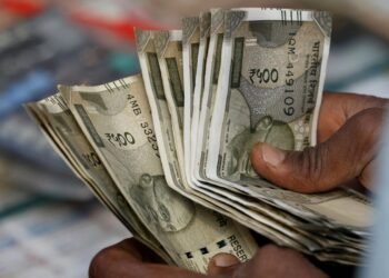 RBI ನಿರ್ಧಾರದಿಂದ ಜನರಿಗೆ ವರ್ಷಕ್ಕೆ 45 ಸಾವಿರ ರೂಪಾಯಿ ಉಳಿತಾಯ : ಹೇಗಂತೀರಾ?