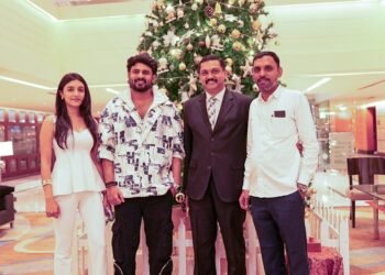 ಕ್ರಿಸ್‌ಮಸ್‌ ಟ್ರೀ ಲೈಟಿಂಗ್‌ ಮಾಡುವ ಮೂಲಕ ಹಬ್ಬದ ಆರಂಭಕ್ಕೆ ಚಾಲನೆ