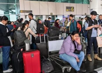 ಇಂಡಿಗೋ ವಿಮಾನ ರದ್ದು ಅವಾಂತರ : ನಾಲ್ವರು ಅಧಿಕಾರಿಗಳ ವಜಾ, ಸಿಇಒಗೆ ಡಿಜಿಸಿಎ ಬುಲಾವ್