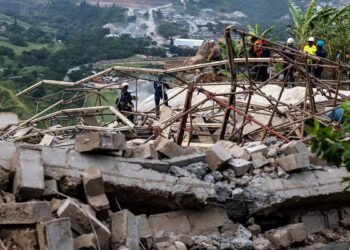 ಆಫ್ರಿಕಾದಲ್ಲಿ ಹಿಂದೂ ದೇವಾಲಯ ಕುಸಿತ |ಭಾರತೀಯ ಮೂಲದ ವ್ಯಕ್ತಿ ಸೇರಿ ನಾಲ್ವರು ಮೃತ್ಯು!