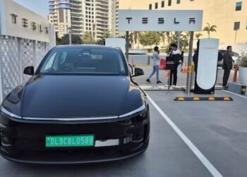 ಭಾರತದ ಇವಿ ಕ್ರಾಂತಿಗೆ ‘ಟೆಸ್ಲಾ’ ಟಚ್ ; ಗುರುಗ್ರಾಮದಲ್ಲಿ ತಲೆ ಎತ್ತಿತು ದೇಶದ ಮೊದಲ ಸೂಪರ್‌ಚಾರ್ಜರ್, 15 ನಿಮಿಷಕ್ಕೆ 275 ಕಿ.ಮೀ ರೇಂಜ್!