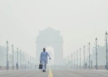 ದೆಹಲಿಯಲ್ಲಿ ವಾಯುಮಾಲಿನ್ಯದ ಎಫೆಕ್ಟ್ : ಶೇ.50ರಷ್ಟು ಉದ್ಯೋಗಿಗಳಿಗೆ ‘ವರ್ಕ್ ಫ್ರಮ್ ಹೋಮ್’ ಕಡ್ಡಾಯ ; ನಿಯಮ ಮೀರಿದರೆ ದಂಡ!