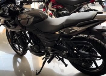 ಲೆಜೆಂಡ್ ಈಸ್ ಬ್ಯಾಕ್ ವಿತ್ ಸೇಫ್ಟಿ ಅಪ್ಗ್ರೇಡ್ ; ಡೀಲರ್ಶಿಪ್ ತಲುಪಿದ ಡ್ಯುಯಲ್ ಚಾನೆಲ್ ಎಬಿಎಸ್ ಇರುವ ಬಜಾಜ್ ಪಲ್ಸರ್ 220F!