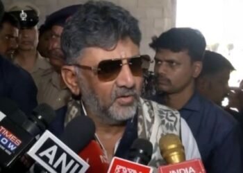 ವಿಜಯೇಂದ್ರ ಕಲೆಕ್ಷನ್ ಕಿಂಗ್.. ಯಡಿಯೂರಪ್ಪನ ಹೆಸರು ಹಾಳಾಗಲು ಪುತ್ರನೇ ಕಾರಣ | ಡಿಕೆಶಿ ಗರಂ