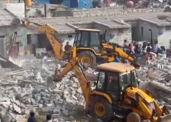 ಬೆಂಗಳೂರಲ್ಲಿ ಬೆಳ್ಳಂಬೆಳಗ್ಗೆ ಜೆಸಿಬಿಗಳ ಘರ್ಜನೆ – 200 ಮನೆಗಳು ನೆಲಸಮ