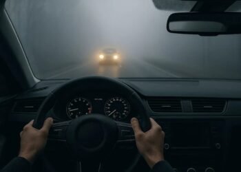 ಚಳಿಗಾಲದ ಸುರಕ್ಷಿತ ಸವಾರಿ : ಮಂಜು ಕವಿದ ಹಾದಿಯಲ್ಲಿ ನಿಮ್ಮ ಕಾರು ಮತ್ತು ಚಾಲನೆಯ ಪಾಲನೆ ಹೀಗಿರಲಿ