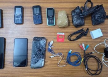 ಕಾರವಾರ ಜೈಲಿನಲ್ಲಿ ಮತ್ತೆ ಮೊಬೈಲ್ ಸೇರಿ ಹಲವು ನಿಷೇಧಿತ ವಸ್ತುಗಳು ಪತ್ತೆ | ದೂರು ದಾಖಲಿಸಿದ ಜೈಲರ್