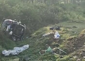 ಚಾಲಕನ ನಿಯಂತ್ರಣ ತಪ್ಪಿ ಡಿವೈಡರ್‌ಗೆ ಡಿಕ್ಕಿ ಹೊಡೆದ ಕಾರು | ಮೂವರು ದುರ್ಮರಣ!