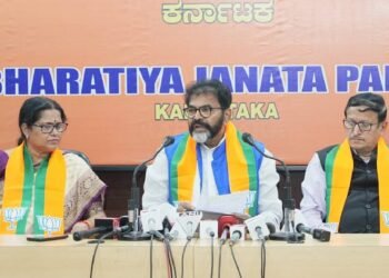 ‘ಗೃಹ ಇಲಾಖೆಯನ್ನ ನಡೆಸಲು ಆಗದಿದ್ದರೆ ಅಧಿಕಾರ ಬಿಟ್ಟು ಕೊಡಿ’ | ಪರಂ ವಿರುದ್ಧ ಛಲವಾದಿ ಕಿಡಿ!