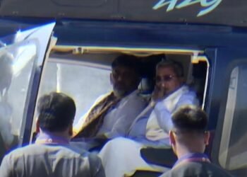 ಕುರ್ಚಿ ಸಂಘರ್ಷದ ಮಧ್ಯೆಯೂ ಒಂದೇ ಹೆಲಿಕಾಪ್ಟರ್​ನಲ್ಲಿ ಸಿಎಂ-ಡಿಸಿಎಂ ಪ್ರಯಾಣ