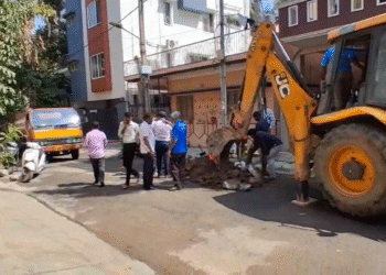 ಬೆಂಗಳೂರಲ್ಲಿ ಇಂದೋರ್ ಮಾದರಿಯ ಘಟನೆ | ಕುಡಿಯುವ ನೀರಿಗೆ ಚರಂಡಿ ನೀರು ಮಿಕ್ಸ್‌ ; ಸ್ಥಳೀಯರಲ್ಲಿ ಹೆಚ್ಚಿದ ಆತಂಕ