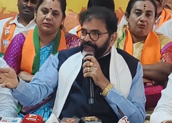 ಕಾಂಗ್ರೆಸ್ ಬಿಜೆಪಿ ಸರ್ಕಾರದ ಬಹಳಷ್ಟು ಯೋಜನೆಗಳನ್ನು ತಮ್ಮದು ಎಂದು ಬಿಂಬಿಸುತ್ತಿದೆ | ಛಲವಾದಿ