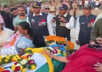 ಮಗಳ ಜನನದ ಮೊದಲು ಯೋಧ ವೀರಮರಣ | ಪತ್ನಿಯ ಕಣ್ಣೀರ ವಿದಾಯ