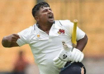 ಟೀಮ್ ಇಂಡಿಯಾ ಆಯ್ಕೆಗಾರರಿಗೆ ‘ಬ್ಯಾಟ್’ ಮೂಲಕವೇ ಉತ್ತರ : ರಣಜಿಯಲ್ಲಿ ಸರ್ಫರಾಜ್ ಖಾನ್ 17ನೇ ಶತಕದ ಸಂಭ್ರಮ!