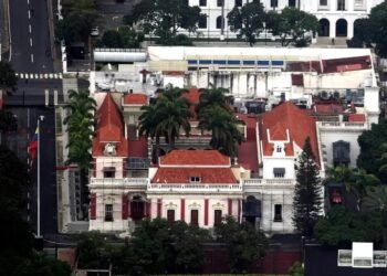 ಮಡುರೊ ಬಂಧನದ ಬೆನ್ನಲ್ಲೇ ವೆನೆಜುವೆಲಾ ಅಧ್ಯಕ್ಷೀಯ ಭವನದ ಬಳಿ ಡ್ರೋನ್‌ ಹಾರಾಟ, ಗುಂಡಿನ ಮೊರೆತ