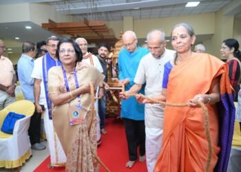 ಸರಸ್ವತಿ ರಥ ಎಳೆಯುವ ಮೂಲಕ ಮಂಗಳೂರು ಲಿಟ್‌ ಫೆಸ್ಟ್‌ 8ನೇ ಆವೃತ್ತಿಗೆ ವಿಧ್ಯುಕ್ತ ಚಾಲನೆ!