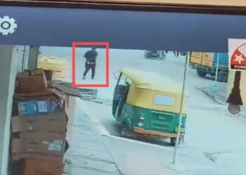 ಪ್ರೀತಿ ನಿರಾಕರಿಸಿದ ಯುವತಿಯ ಹತ್ಯೆಗೆ ಗನ್ ಹಿಡಿದು ಓಡಾಡಿದ ಭೂಪ | ಸಮಯಪ್ರಜ್ಞೆಯಿಂದ ಪ್ರಾಣ ಉಳಿಸಿಕೊಂಡ ಯುವತಿ!