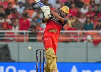 ಸೆಮೀಸ್‌ಗೆ ಲಗ್ಗೆ ಇಟ್ಟ ಕರ್ನಾಟಕ | ದೇವದತ್ ಪಡಿಕ್ಕಲ್ ಐತಿಹಾಸಿಕ ದಾಖಲೆ