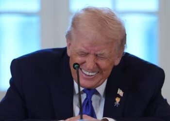 ವೆನೆಜುವೆಲಾದ ‘ಹಂಗಾಮಿ ಅಧ್ಯಕ್ಷ’ ನಾನೇ : ಜಾಗತಿಕವಾಗಿ ಸಂಚಲನ ಮೂಡಿಸಿತು ಟ್ರಂಪ್ ಘೋಷಣೆ